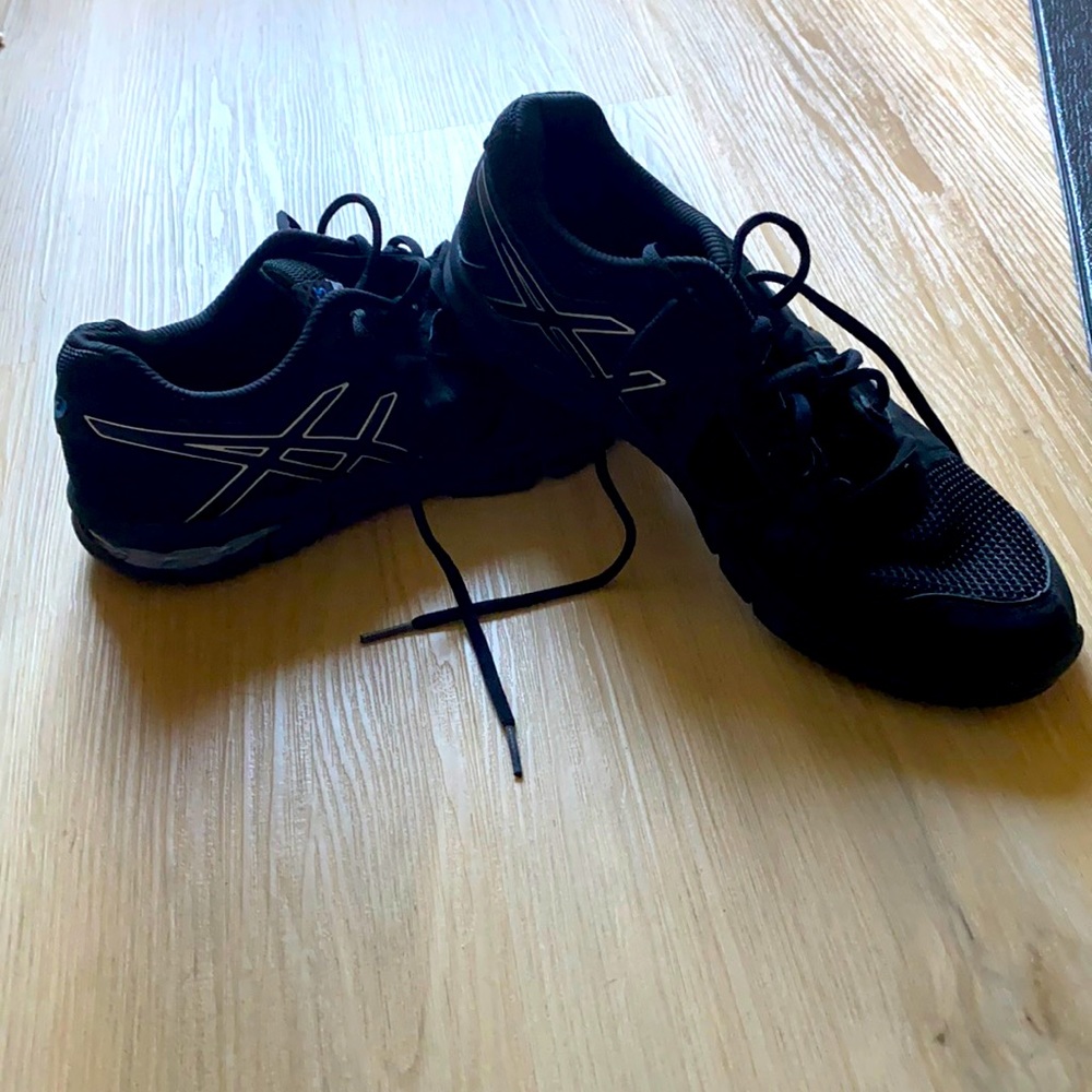 Men’s ASICS running sneakers